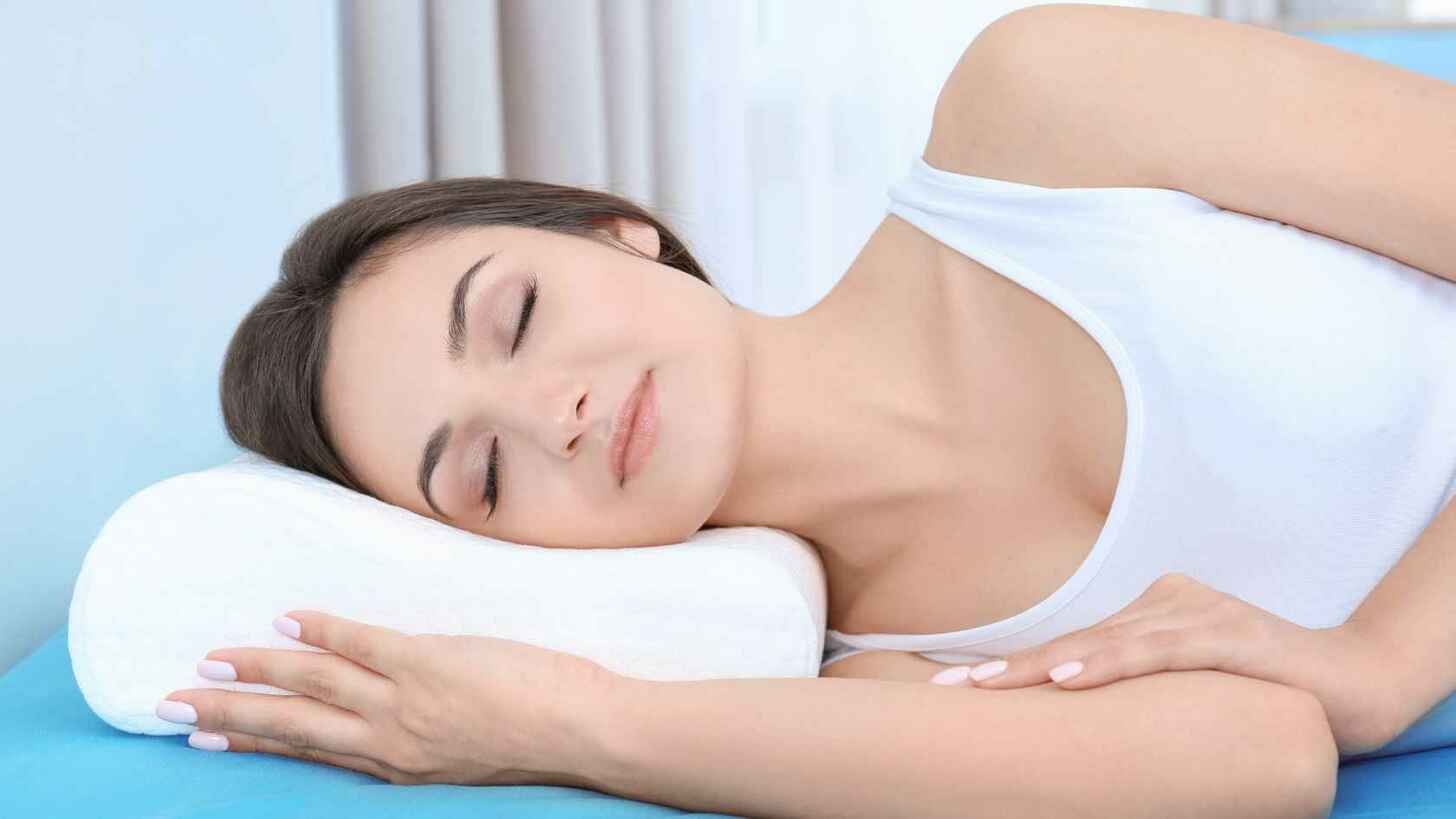 best sleeping position for it band pain​