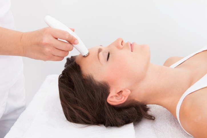 How Skin Laser Treatments Help with Skin Tone and Texture