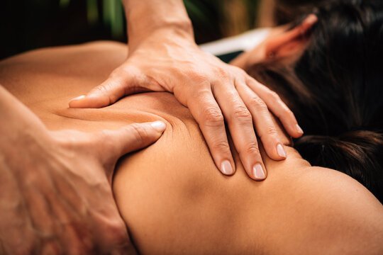 Understanding the Techniques and Benefits of a Deep Tissue Massage